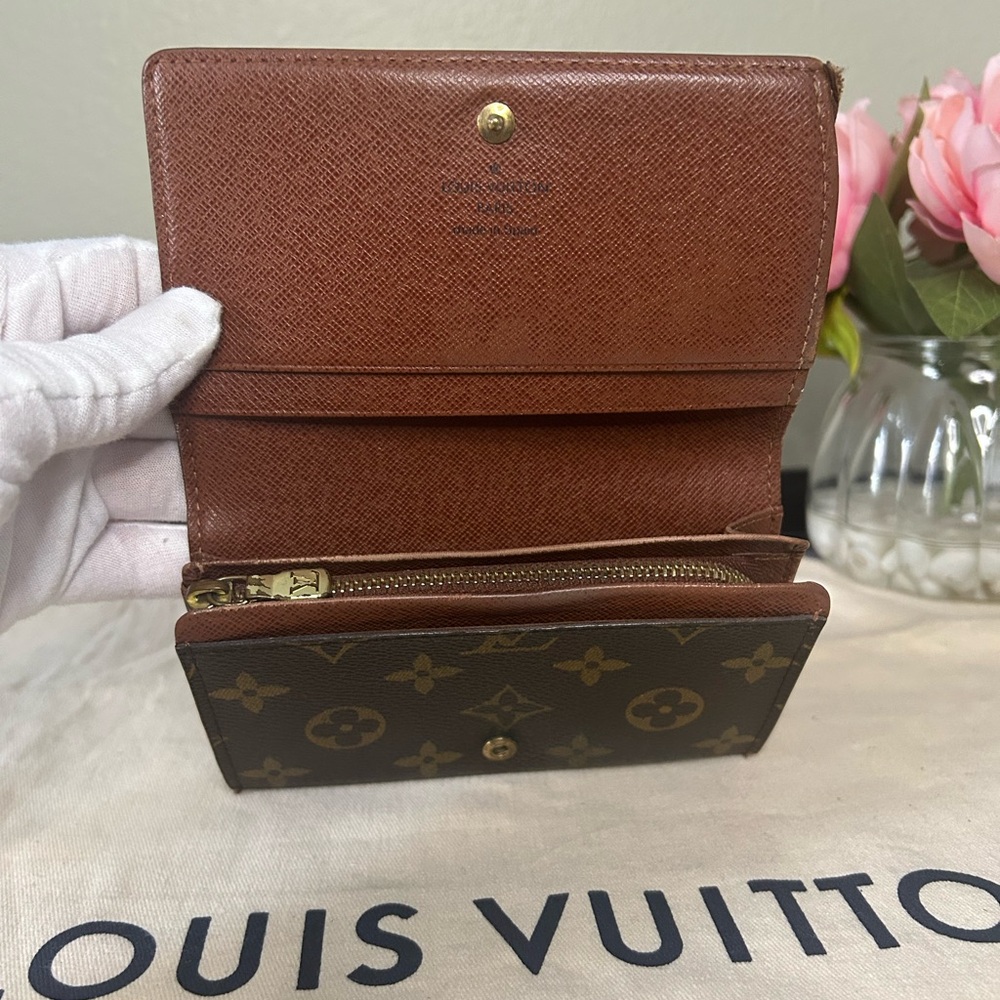 Authentic Louis Vuitton Monogram TRESOR Wallet- Hidden Snap - Picture 4 of 11